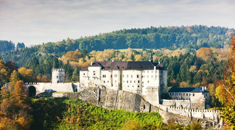 Замок Чески-Штернберк в Чехии