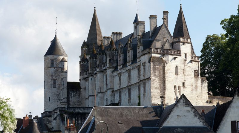 Замок Лош во Франции